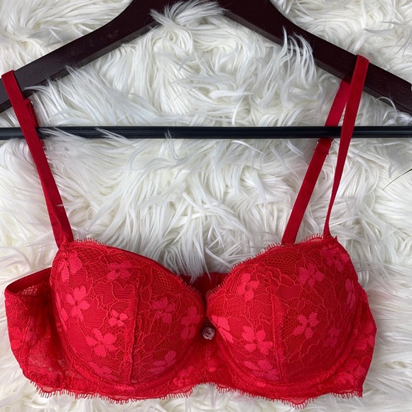 Victoria’s Secret • Dream Angel • LightlyLined Bra